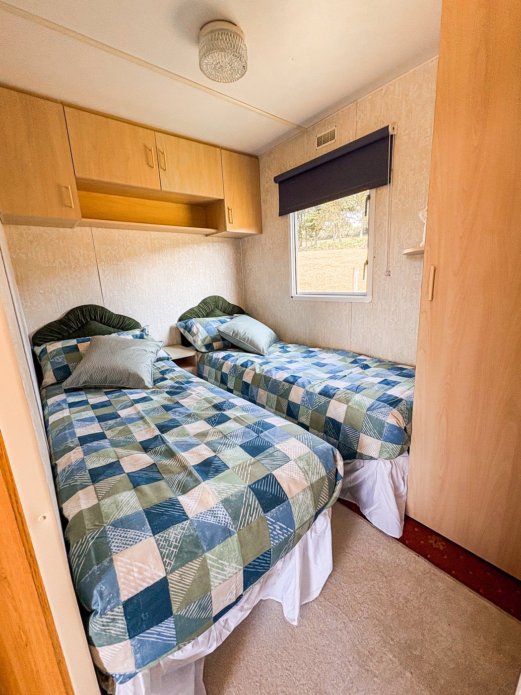 Twin bedroom